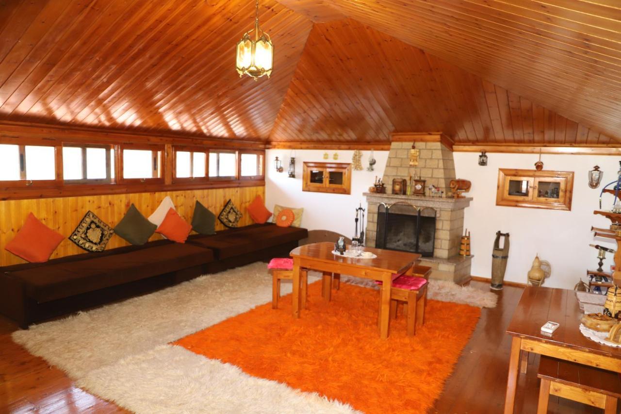 Raisa Guesthouse 12 Berat Luaran gambar