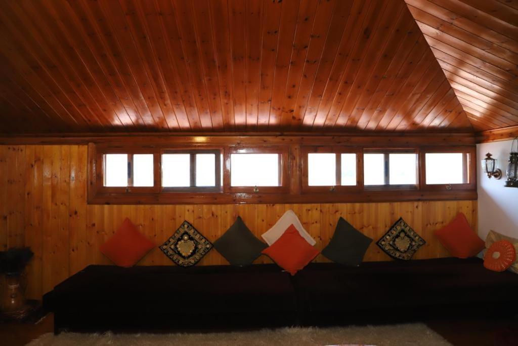 Raisa Guesthouse 12 Berat Luaran gambar
